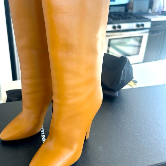 Saint Laurent boots are definitely a show stopper size 38. - Picture 3 of 3